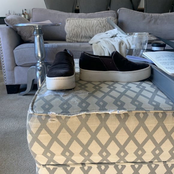 Vince Velvet brown platform sneakers size 5. Like new condition - Picture 2 of 3